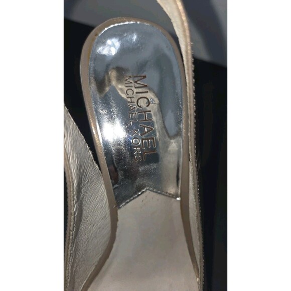 Michael Kors Women's Beige Patent Leather Slingback Peep Toe Heel Used size 6M - Picture 4 of 8